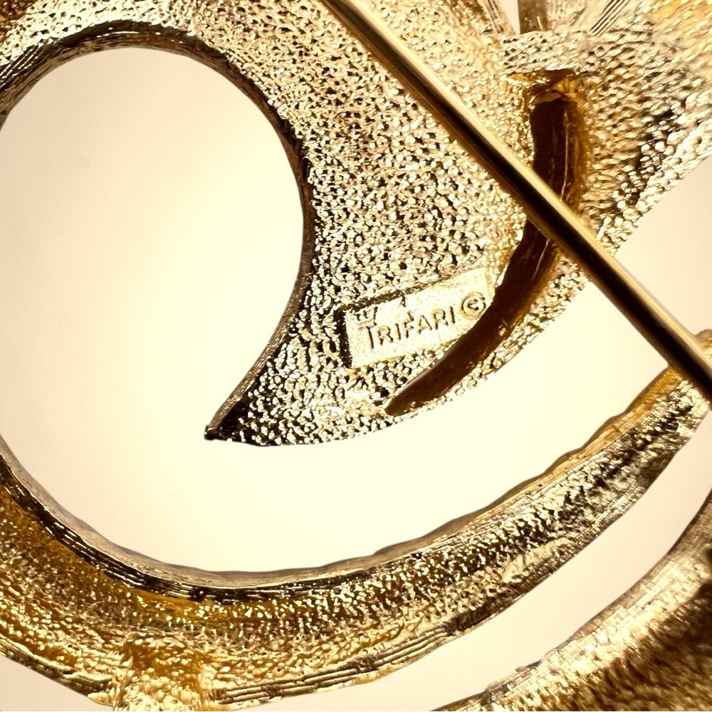 6 Stunning Gold Tone Brooch Pins - Picture 9 of 10